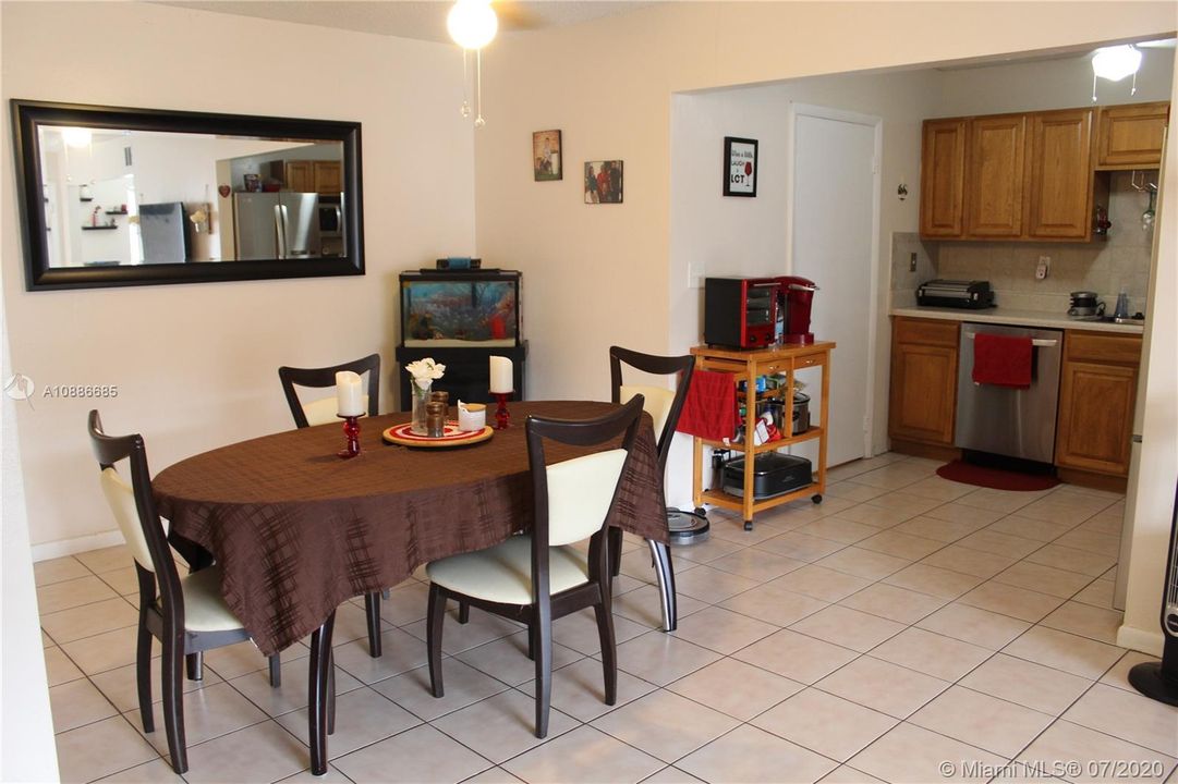 Recently Sold: $169,000 (2 beds, 1 baths, 952 Square Feet)