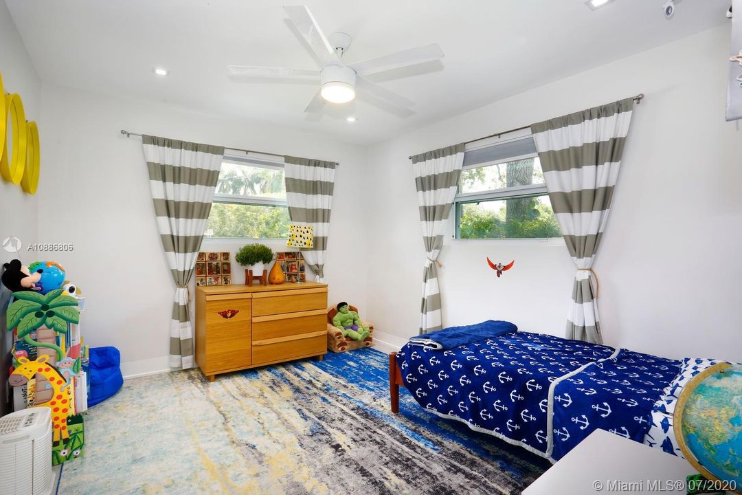 Vendido Recientemente: $769,000 (3 camas, 2 baños, 2096 Pies cuadrados)