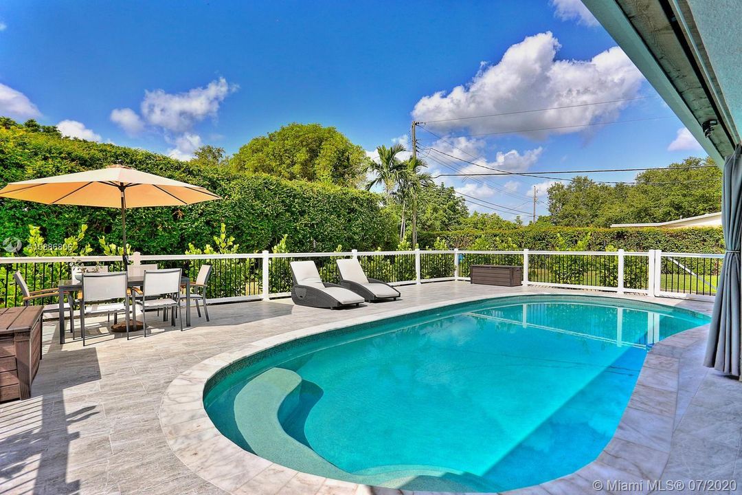 Vendido Recientemente: $769,000 (3 camas, 2 baños, 2096 Pies cuadrados)