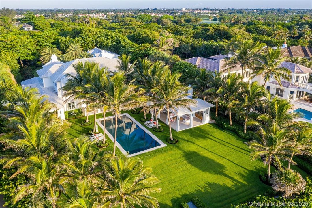 Recently Sold: $21,950,000 (6 beds, 7 baths, 8643 Square Feet)