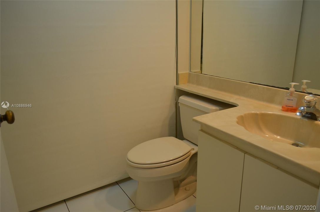 Недавно арендовано: $1,800 (2 спален, 2 ванн, 1372 Квадратных фут)