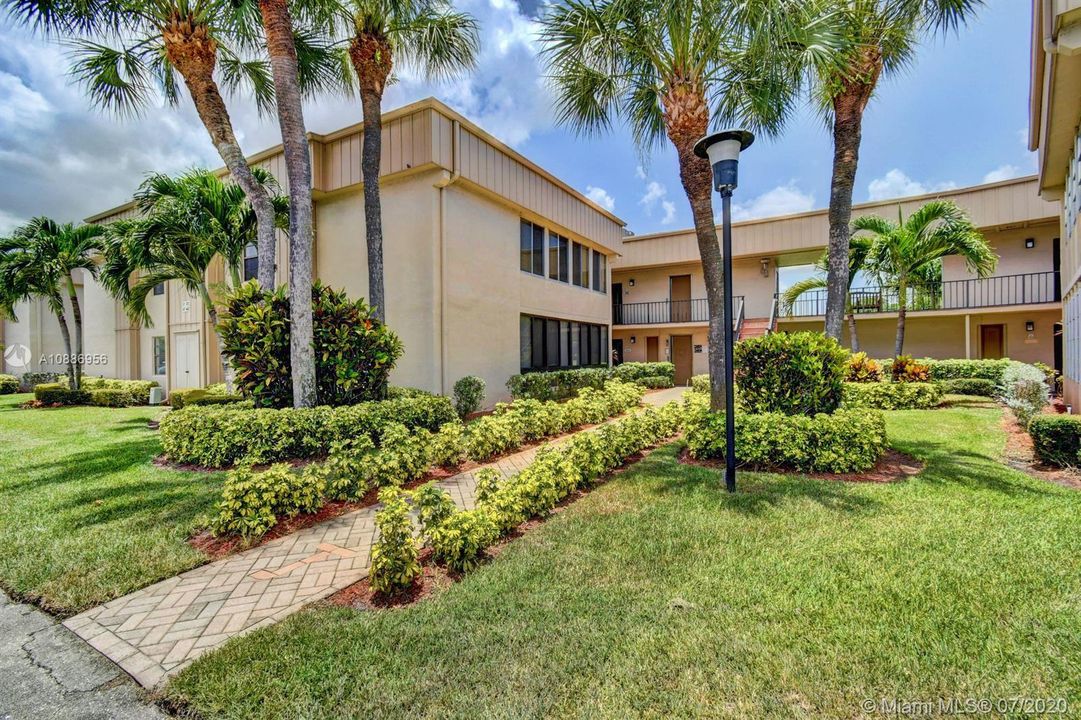 Recently Sold: $80,000 (2 beds, 2 baths, 907 Square Feet)
