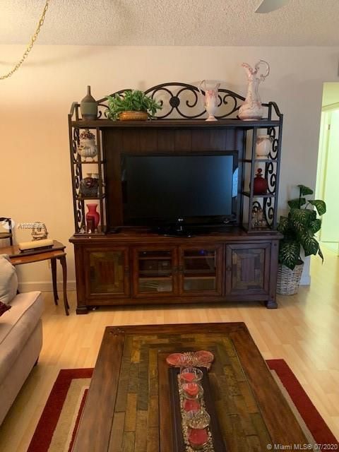 Recently Sold: $80,000 (2 beds, 2 baths, 907 Square Feet)