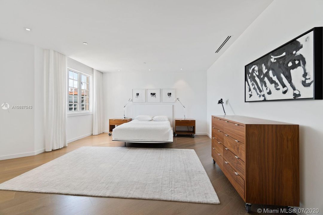 Vendido Recientemente: $12,700,000 (7 camas, 8 baños, 6820 Pies cuadrados)