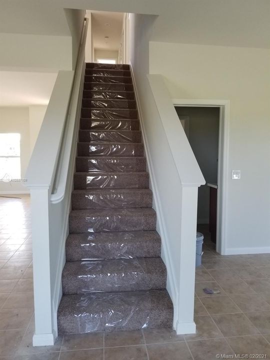 Vendido Recientemente: $375,900 (6 camas, 4 baños, 3514 Pies cuadrados)