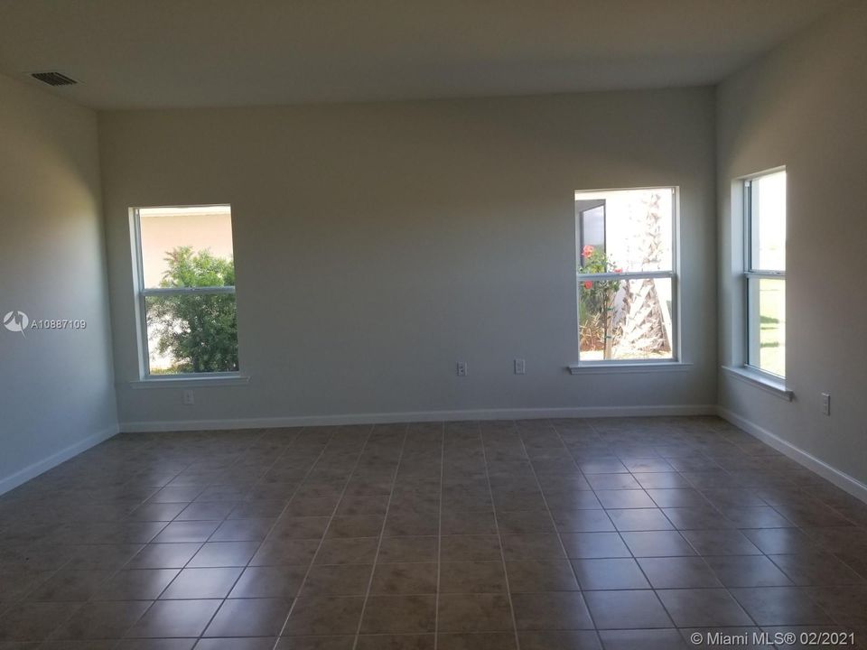 Vendido Recientemente: $375,900 (6 camas, 4 baños, 3514 Pies cuadrados)