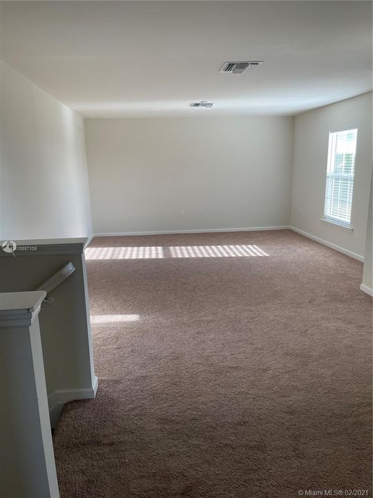 Vendido Recientemente: $375,900 (6 camas, 4 baños, 3514 Pies cuadrados)
