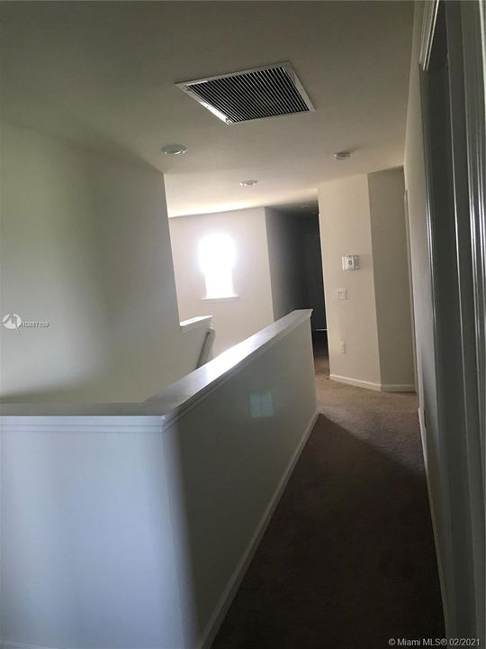 Vendido Recientemente: $375,900 (6 camas, 4 baños, 3514 Pies cuadrados)