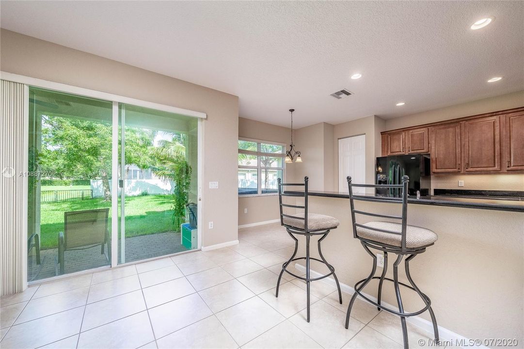 Recently Sold: $449,000 (5 beds, 4 baths, 3104 Square Feet)