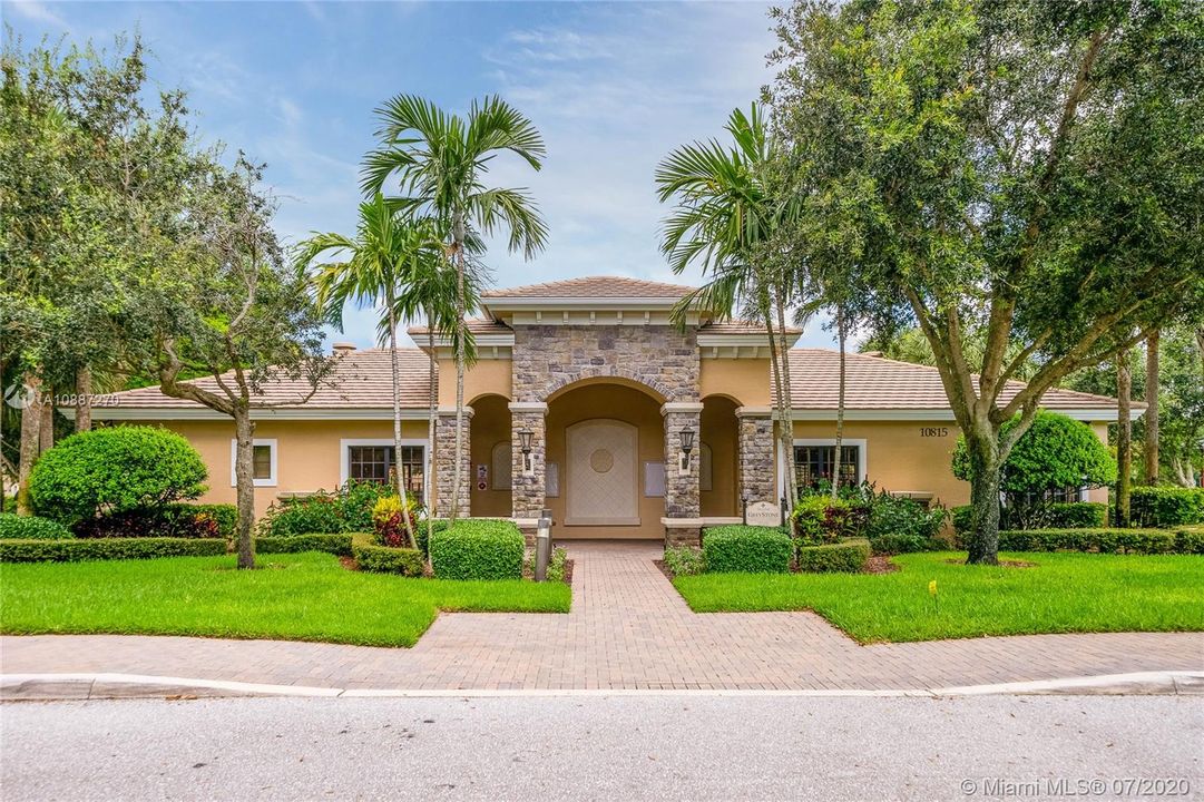 Recently Sold: $449,000 (5 beds, 4 baths, 3104 Square Feet)