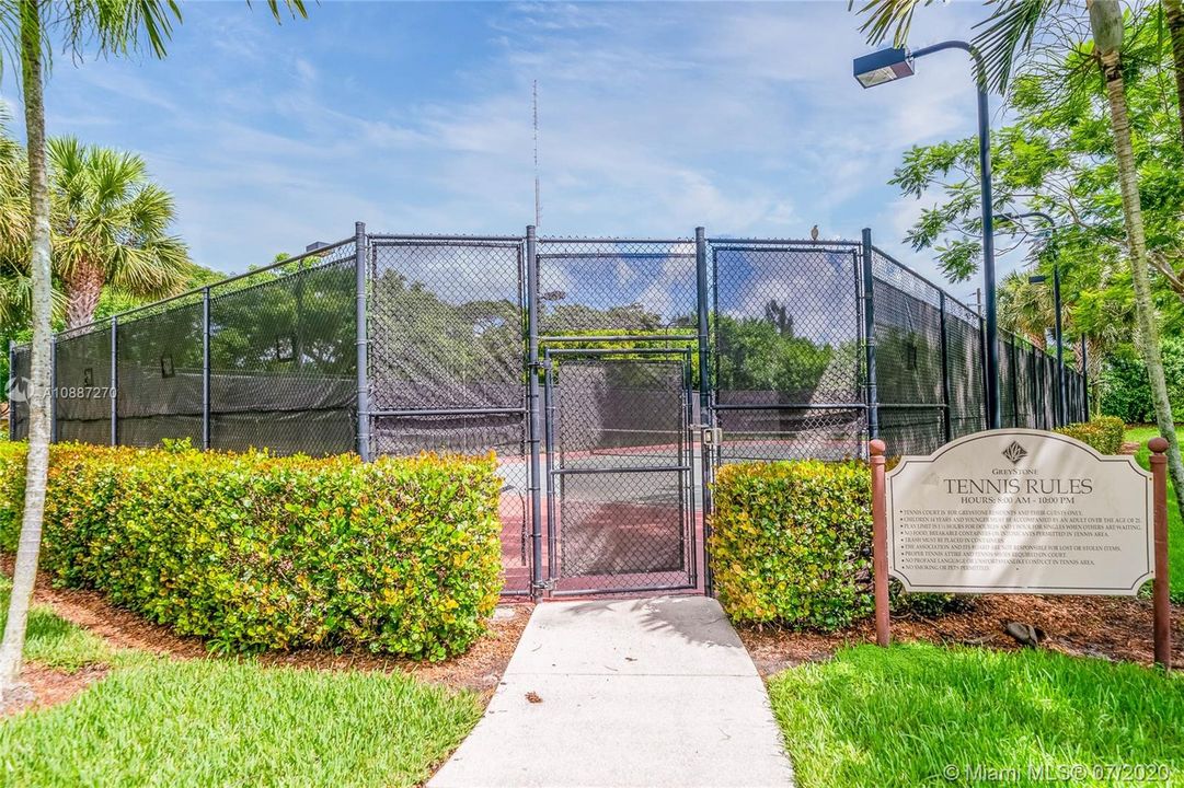 Recently Sold: $449,000 (5 beds, 4 baths, 3104 Square Feet)