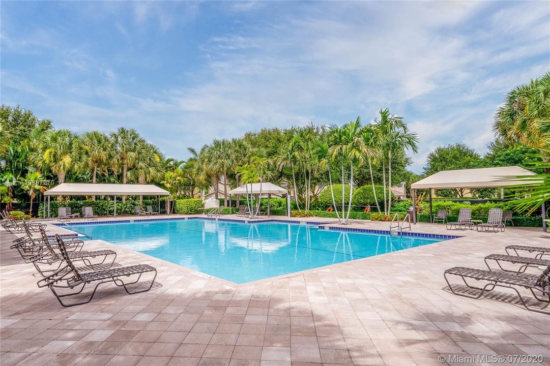 Recently Sold: $449,000 (5 beds, 4 baths, 3104 Square Feet)