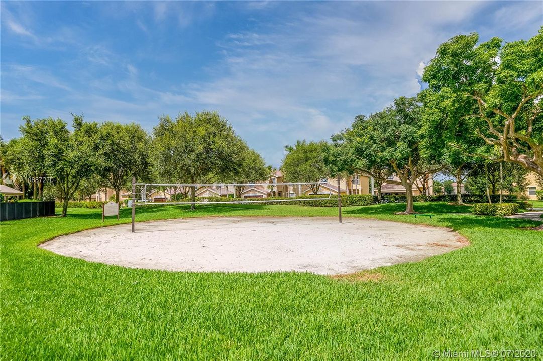 Recently Sold: $449,000 (5 beds, 4 baths, 3104 Square Feet)