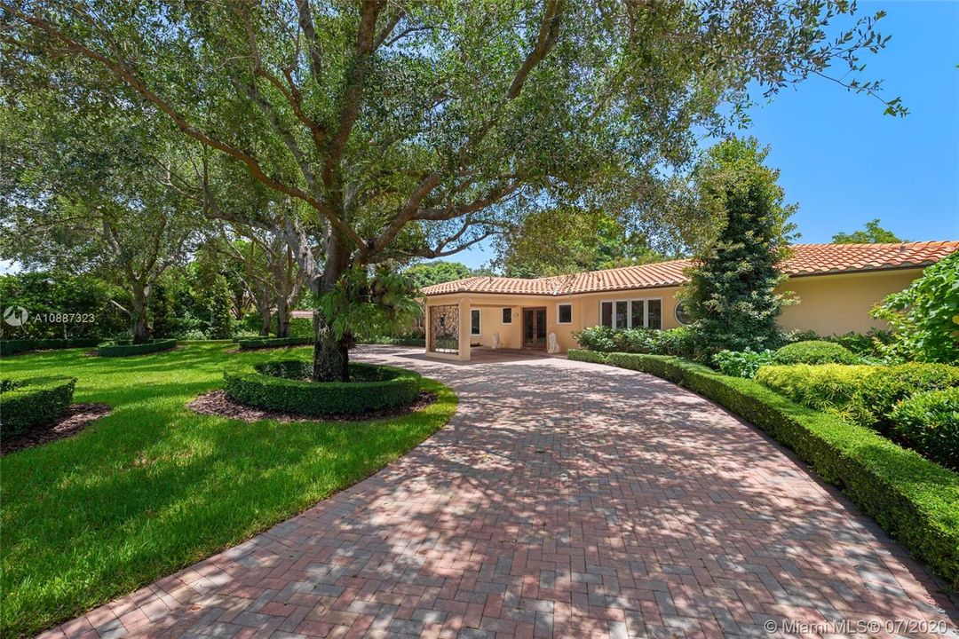 Недавно продано: $1,550,000 (4 спален, 4 ванн, 3061 Квадратных фут)