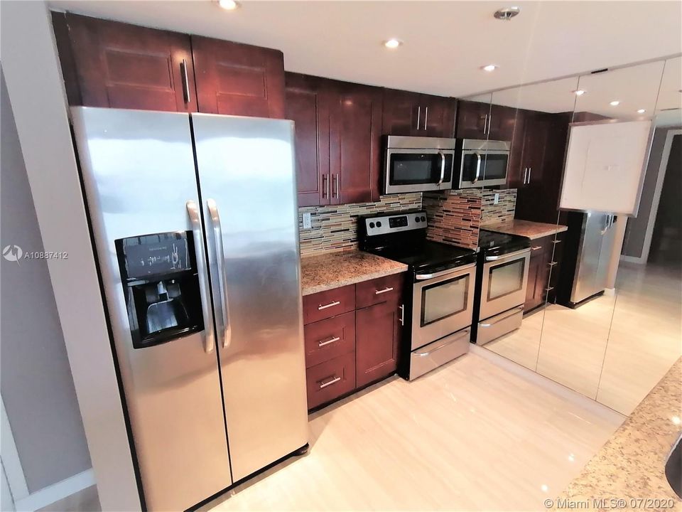 Vendido Recientemente: $285,000 (2 camas, 2 baños, 1030 Pies cuadrados)