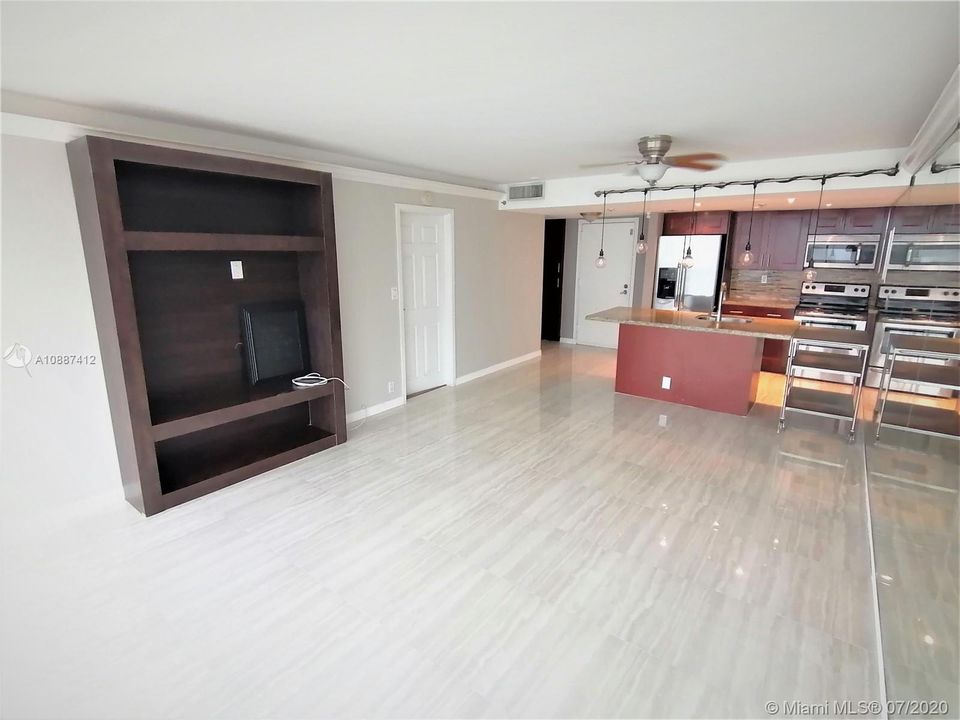 Vendido Recientemente: $285,000 (2 camas, 2 baños, 1030 Pies cuadrados)