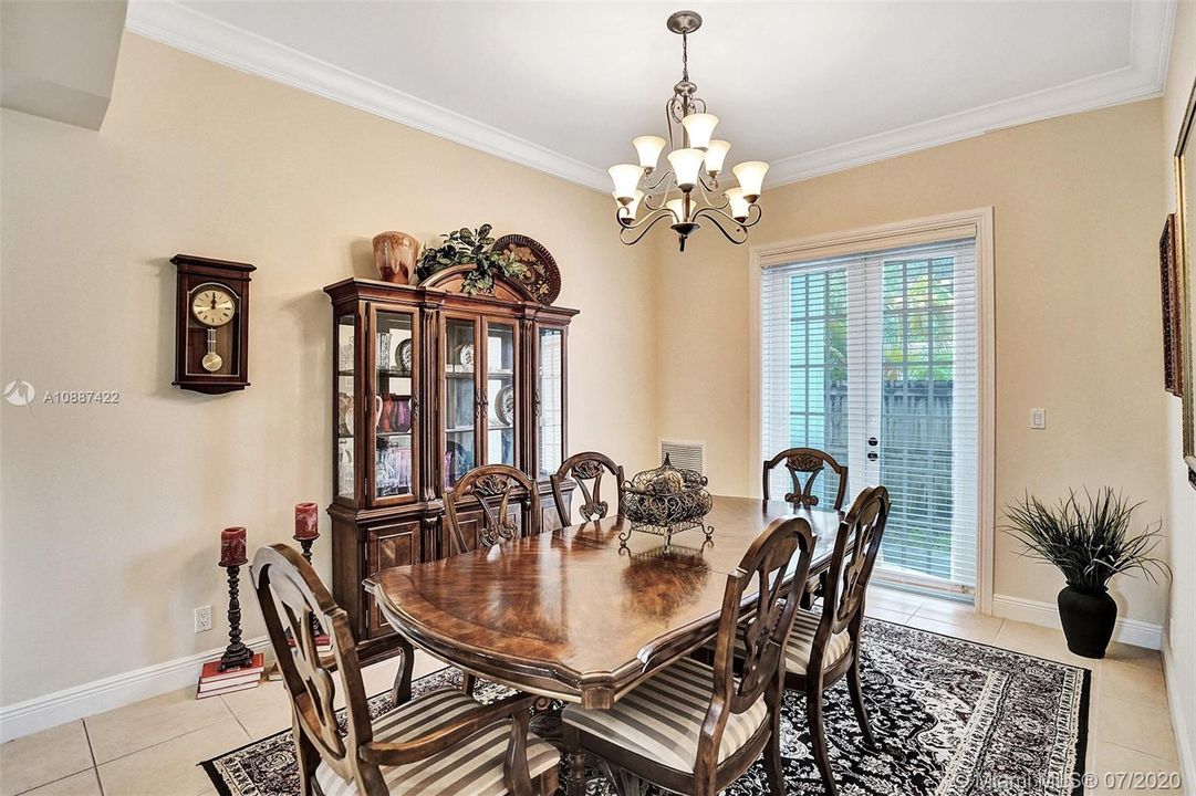 Recently Sold: $649,900 (4 beds, 3 baths, 2945 Square Feet)