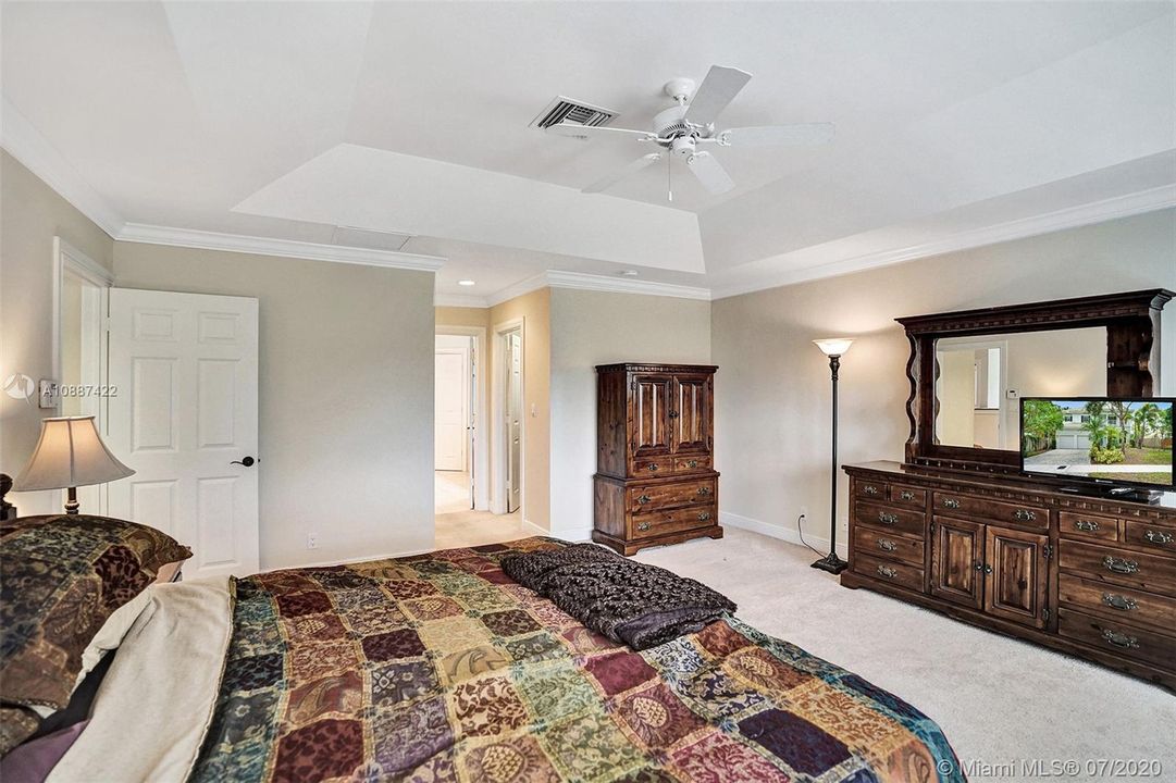 Recently Sold: $649,900 (4 beds, 3 baths, 2945 Square Feet)