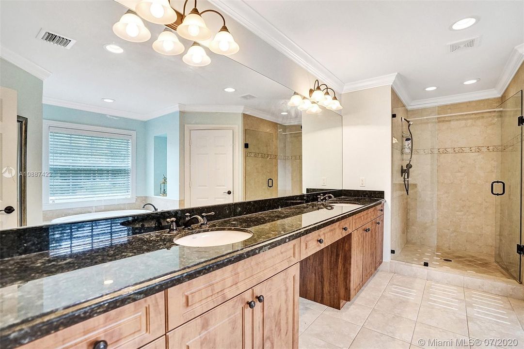 Recently Sold: $649,900 (4 beds, 3 baths, 2945 Square Feet)
