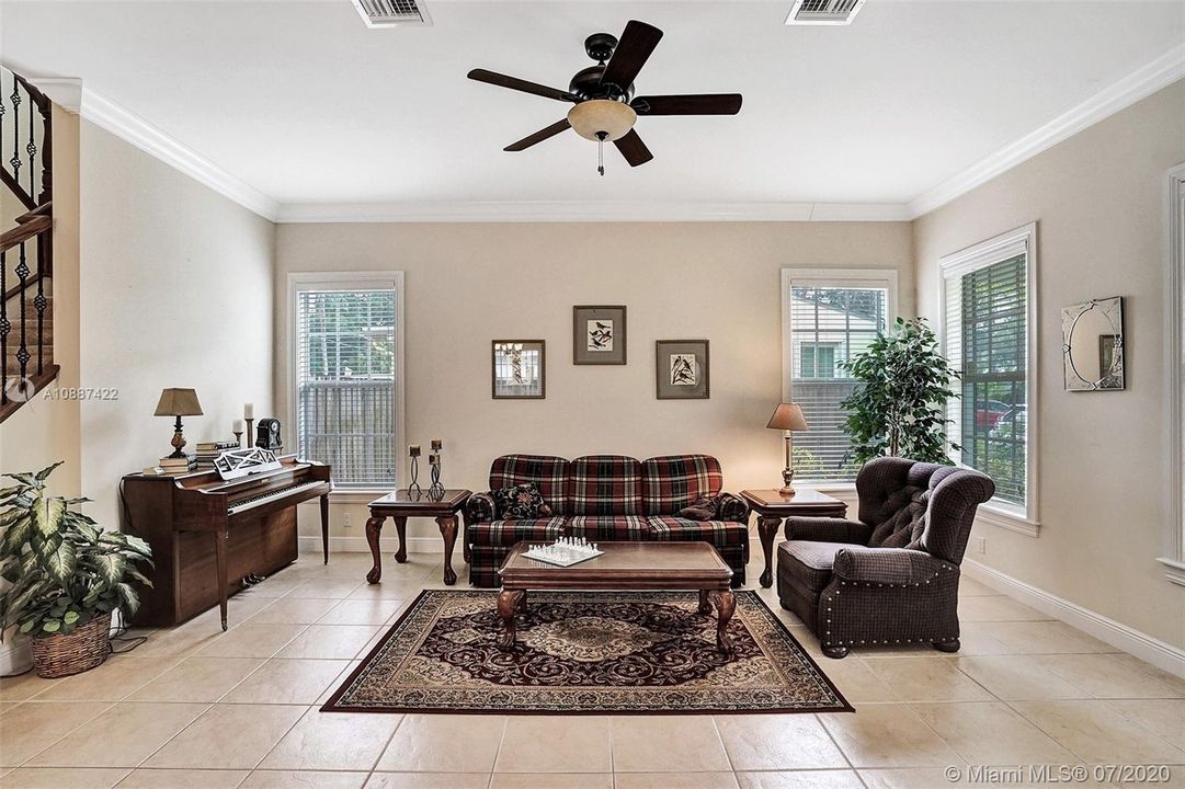 Recently Sold: $649,900 (4 beds, 3 baths, 2945 Square Feet)