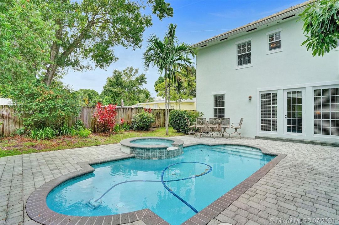 Recently Sold: $649,900 (4 beds, 3 baths, 2945 Square Feet)