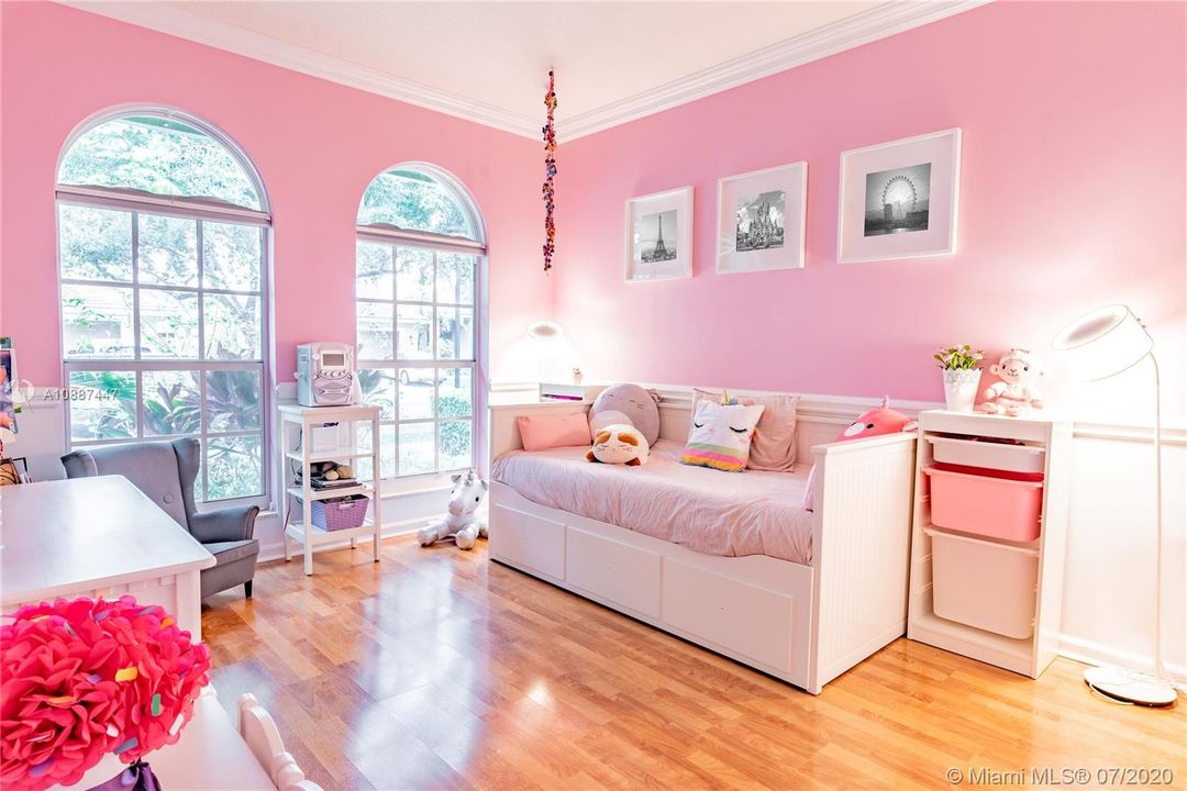 Недавно арендовано: $4,690 (5 спален, 3 ванн, 2879 Квадратных фут)