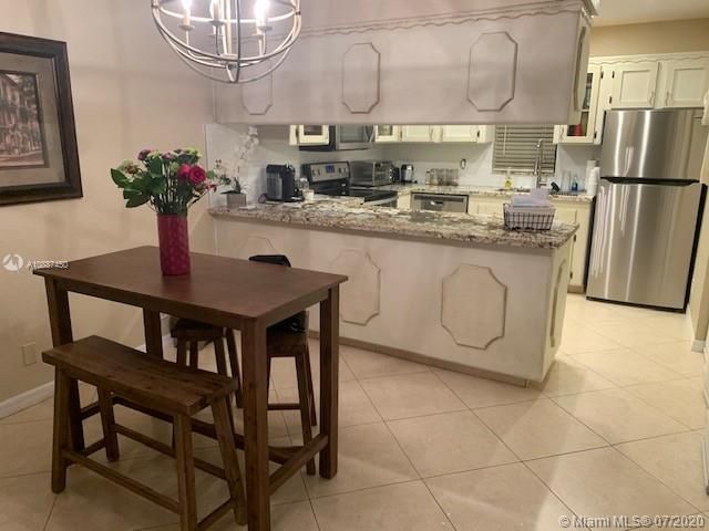 Dining room and kitchen countertop bar