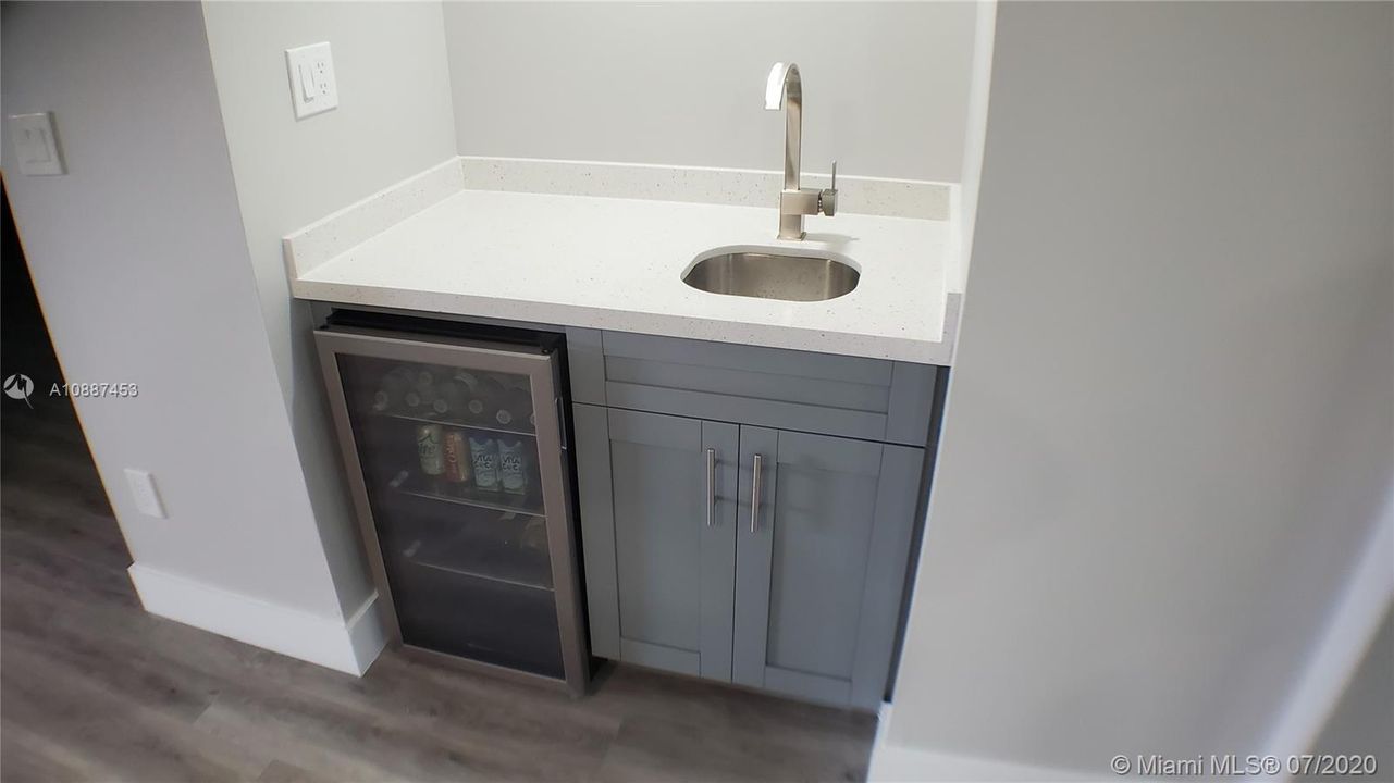 Vendido Recientemente: $269,900 (2 camas, 2 baños, 1292 Pies cuadrados)