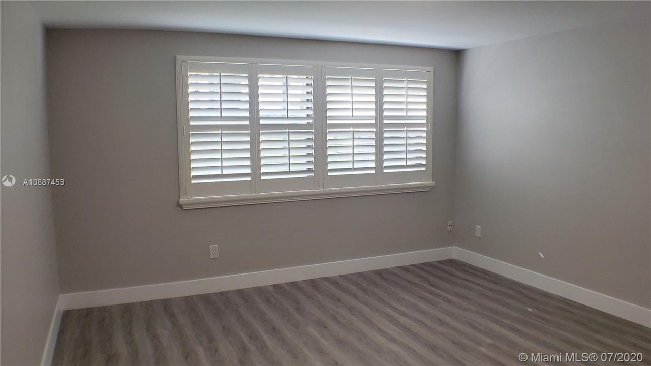 Vendido Recientemente: $269,900 (2 camas, 2 baños, 1292 Pies cuadrados)