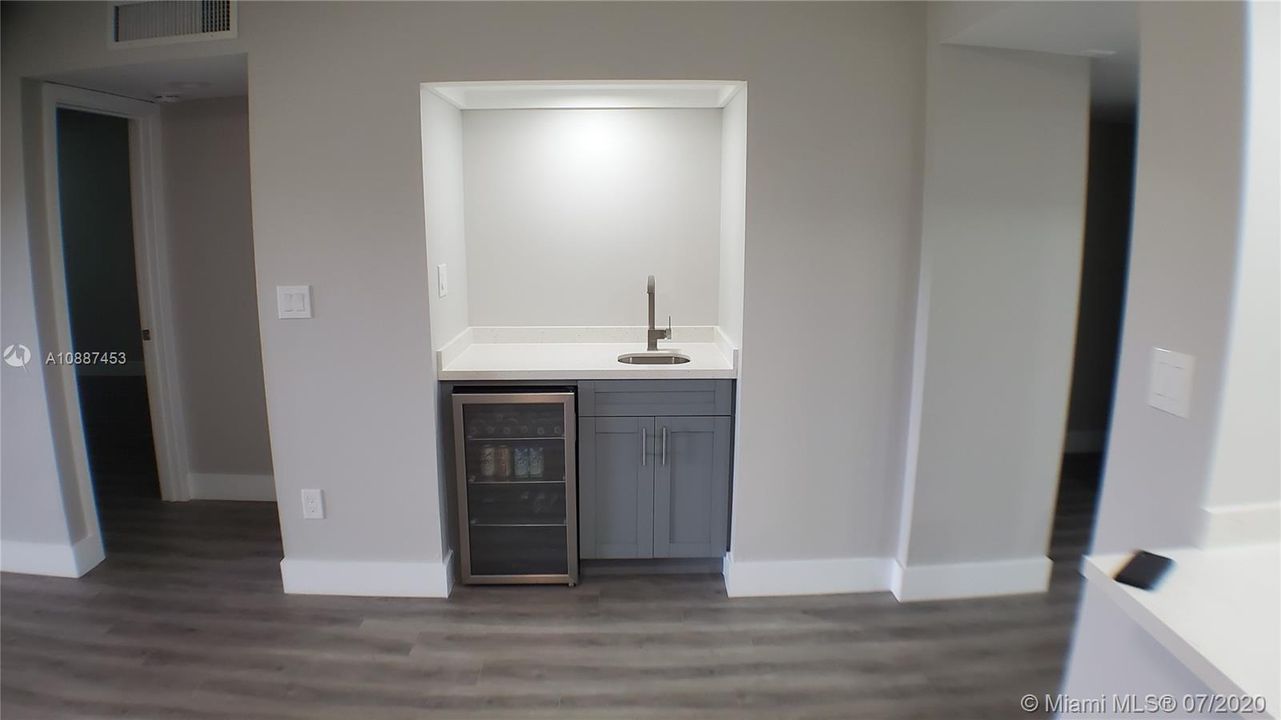Vendido Recientemente: $269,900 (2 camas, 2 baños, 1292 Pies cuadrados)