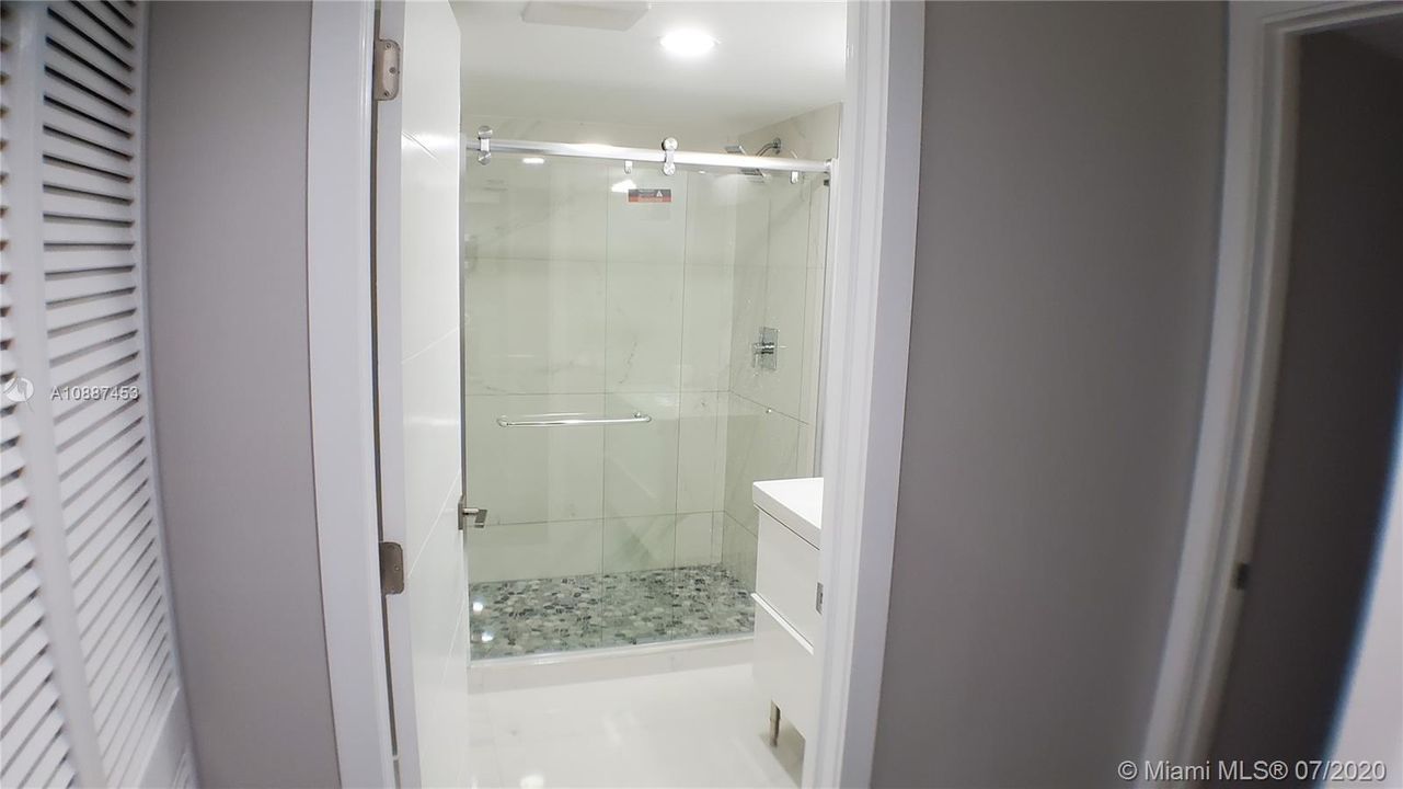 Vendido Recientemente: $269,900 (2 camas, 2 baños, 1292 Pies cuadrados)