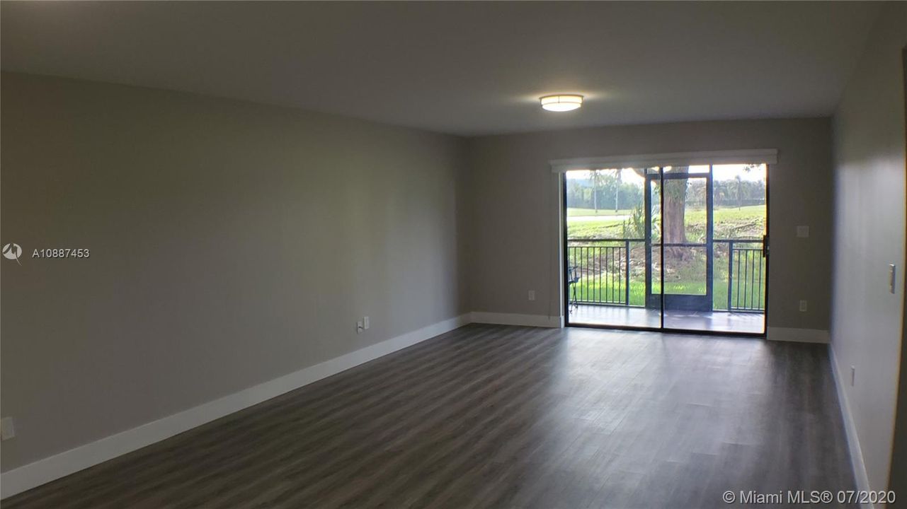 Vendido Recientemente: $269,900 (2 camas, 2 baños, 1292 Pies cuadrados)