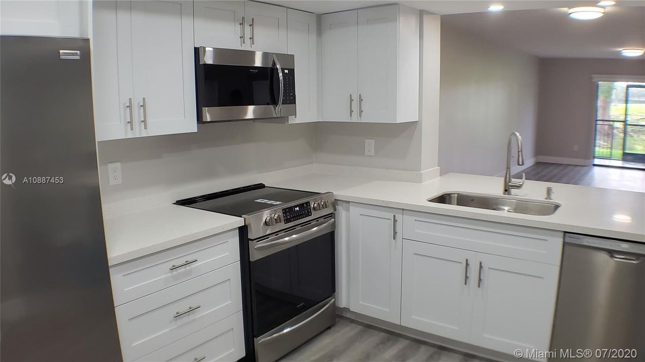 Vendido Recientemente: $269,900 (2 camas, 2 baños, 1292 Pies cuadrados)