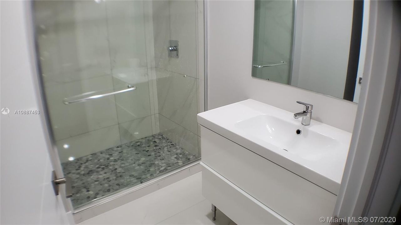 Vendido Recientemente: $269,900 (2 camas, 2 baños, 1292 Pies cuadrados)