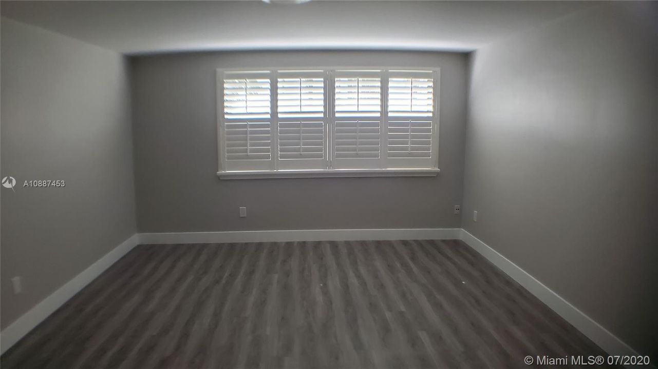 Vendido Recientemente: $269,900 (2 camas, 2 baños, 1292 Pies cuadrados)