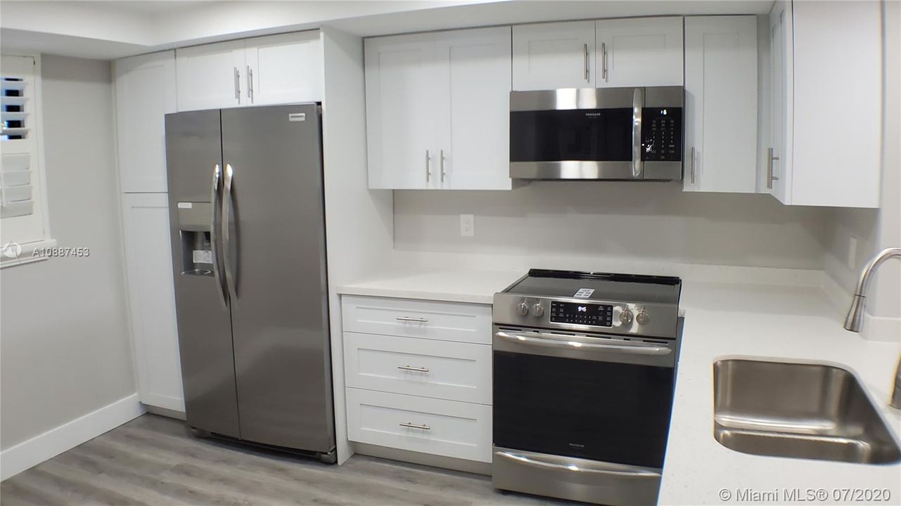 Vendido Recientemente: $269,900 (2 camas, 2 baños, 1292 Pies cuadrados)