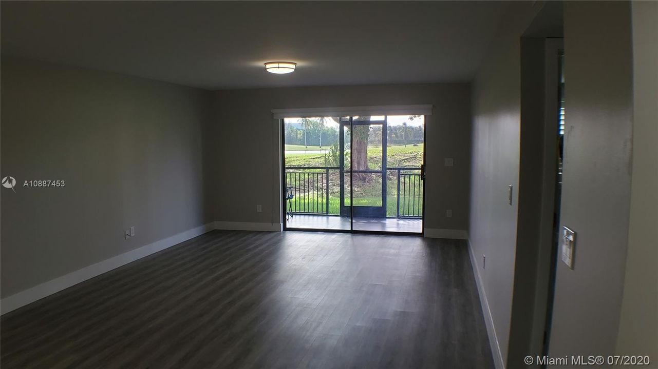 Vendido Recientemente: $269,900 (2 camas, 2 baños, 1292 Pies cuadrados)