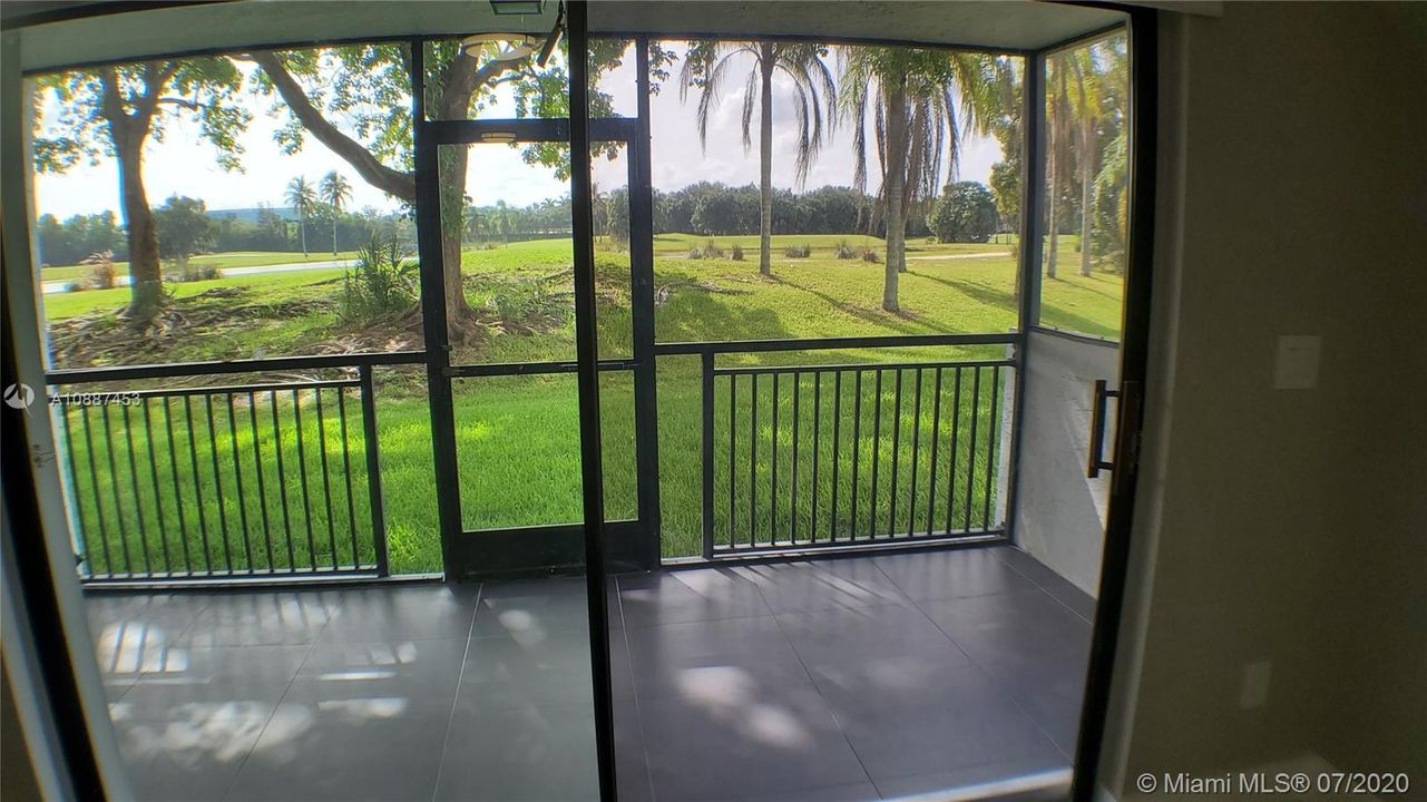 Vendido Recientemente: $269,900 (2 camas, 2 baños, 1292 Pies cuadrados)
