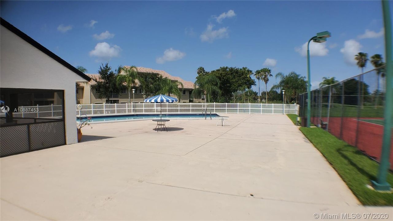 Vendido Recientemente: $269,900 (2 camas, 2 baños, 1292 Pies cuadrados)