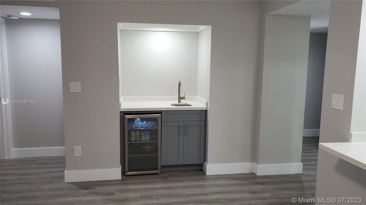 Vendido Recientemente: $269,900 (2 camas, 2 baños, 1292 Pies cuadrados)