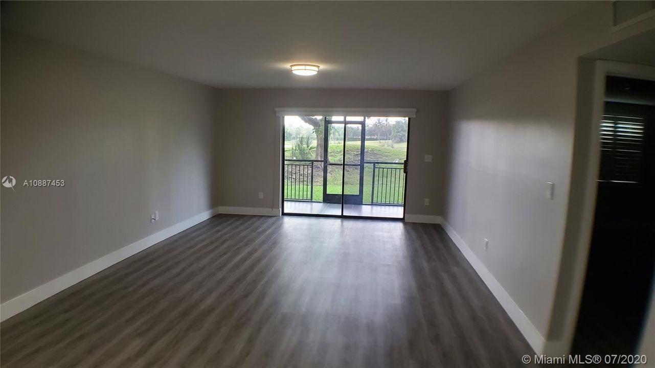 Vendido Recientemente: $269,900 (2 camas, 2 baños, 1292 Pies cuadrados)