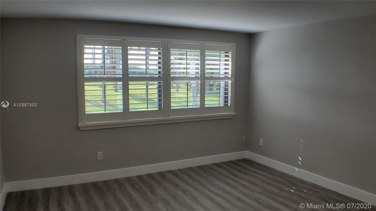 Vendido Recientemente: $269,900 (2 camas, 2 baños, 1292 Pies cuadrados)