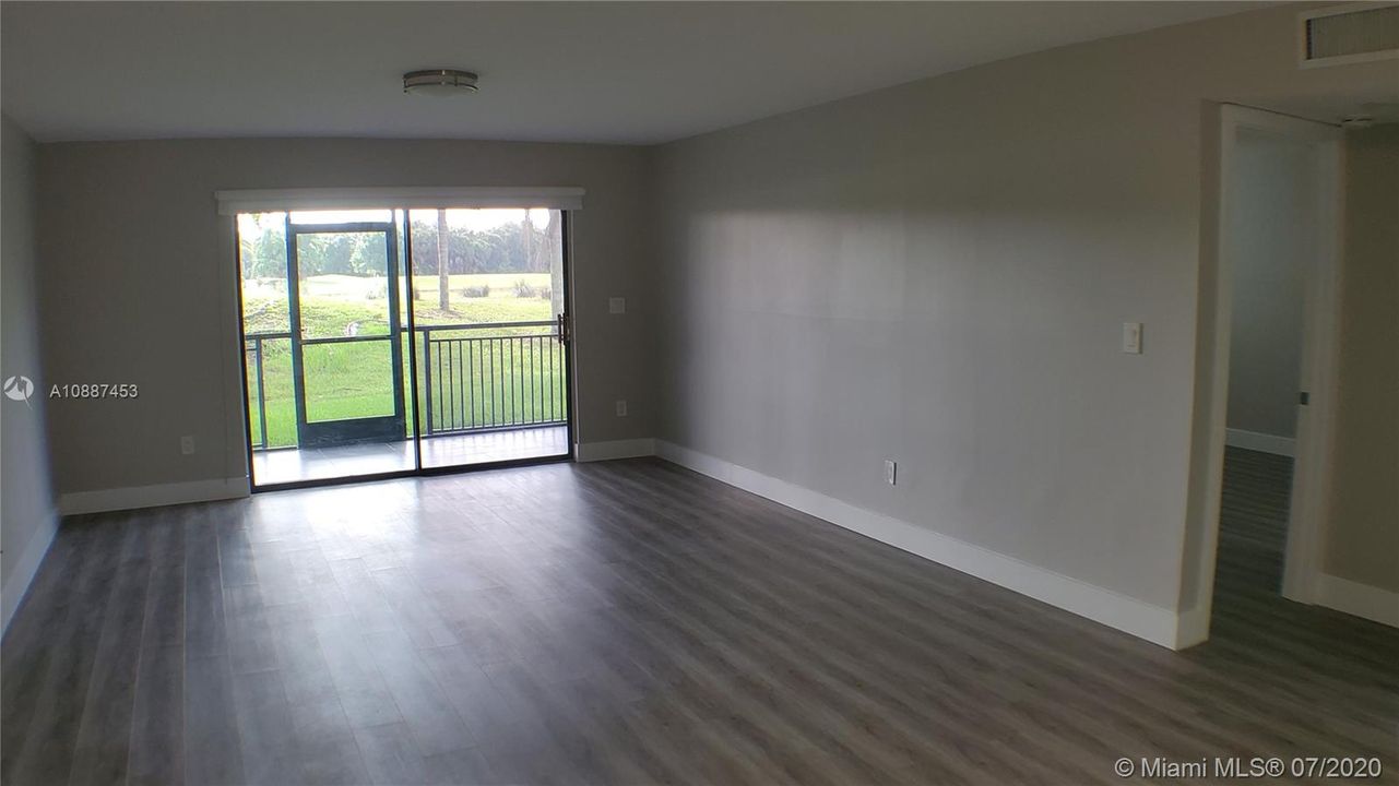 Vendido Recientemente: $269,900 (2 camas, 2 baños, 1292 Pies cuadrados)