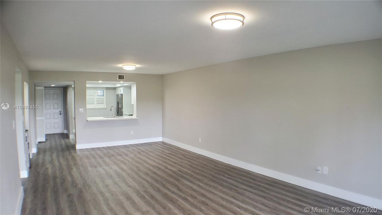 Vendido Recientemente: $269,900 (2 camas, 2 baños, 1292 Pies cuadrados)