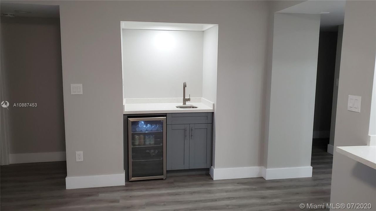 Vendido Recientemente: $269,900 (2 camas, 2 baños, 1292 Pies cuadrados)