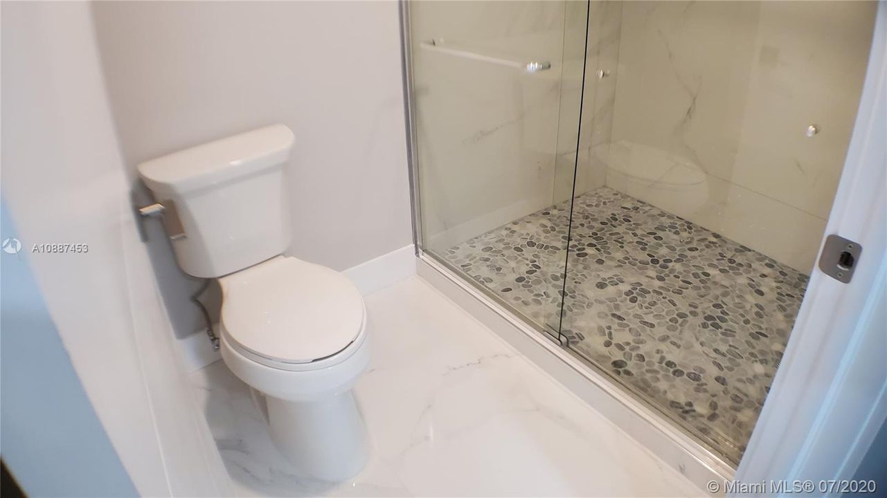 Vendido Recientemente: $269,900 (2 camas, 2 baños, 1292 Pies cuadrados)