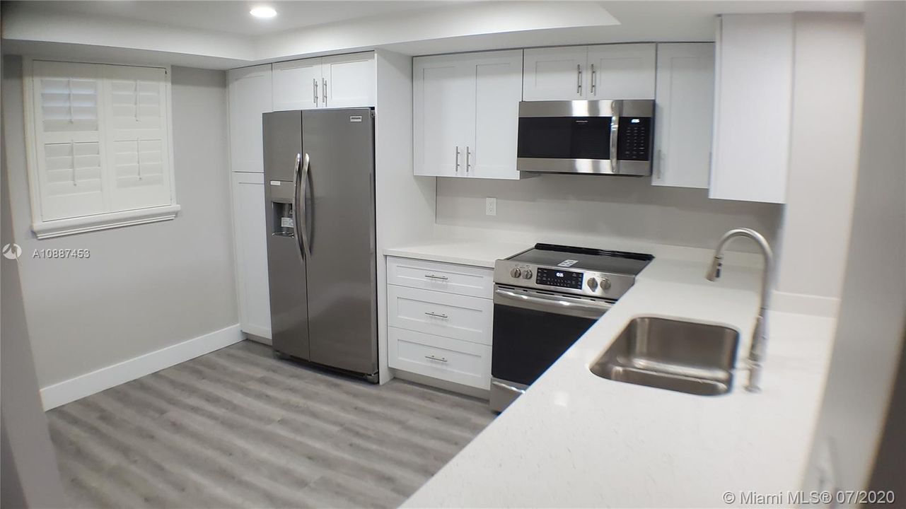 Vendido Recientemente: $269,900 (2 camas, 2 baños, 1292 Pies cuadrados)