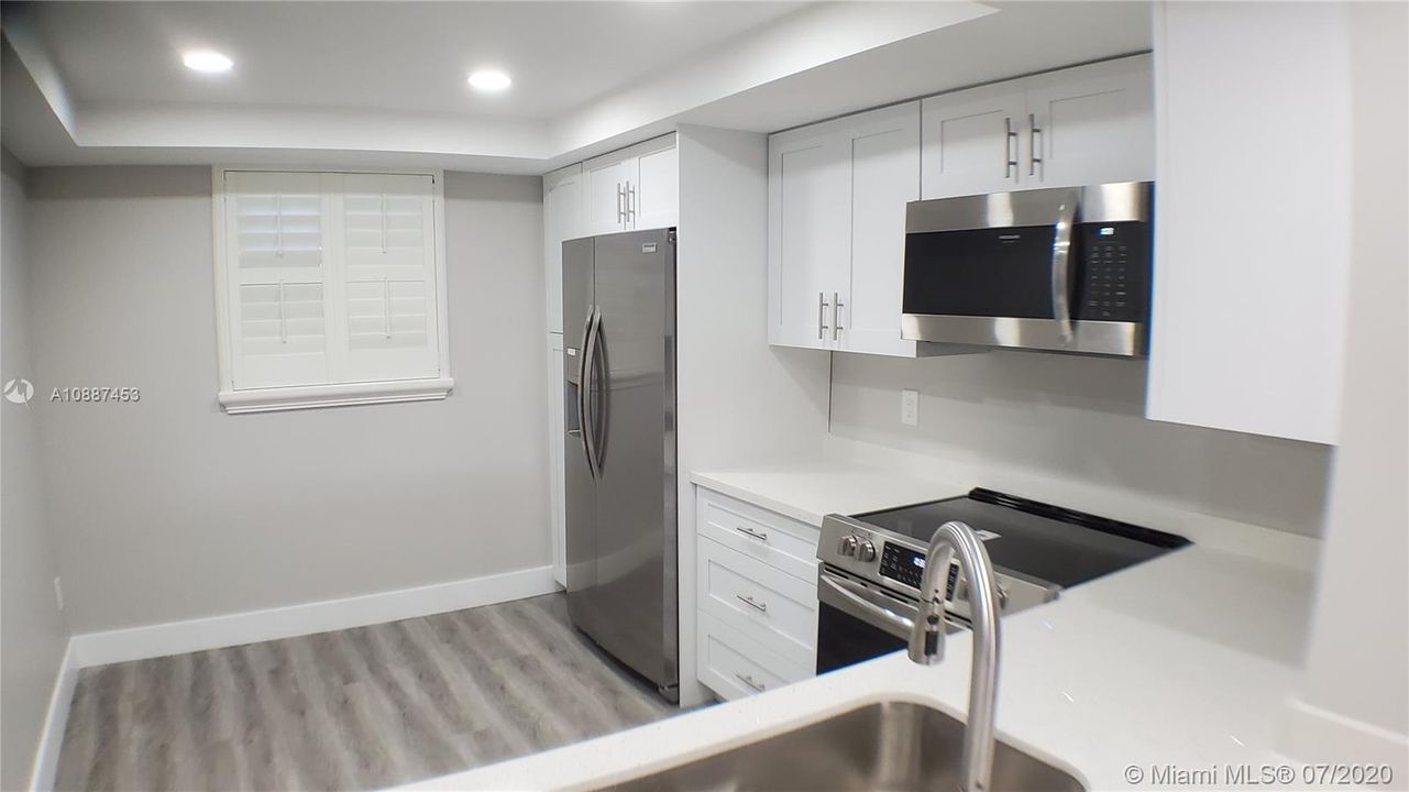 Vendido Recientemente: $269,900 (2 camas, 2 baños, 1292 Pies cuadrados)