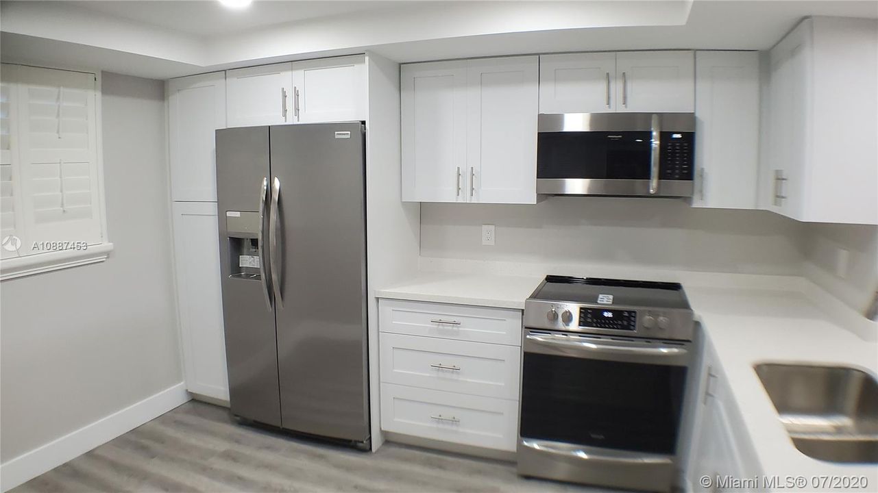 Vendido Recientemente: $269,900 (2 camas, 2 baños, 1292 Pies cuadrados)