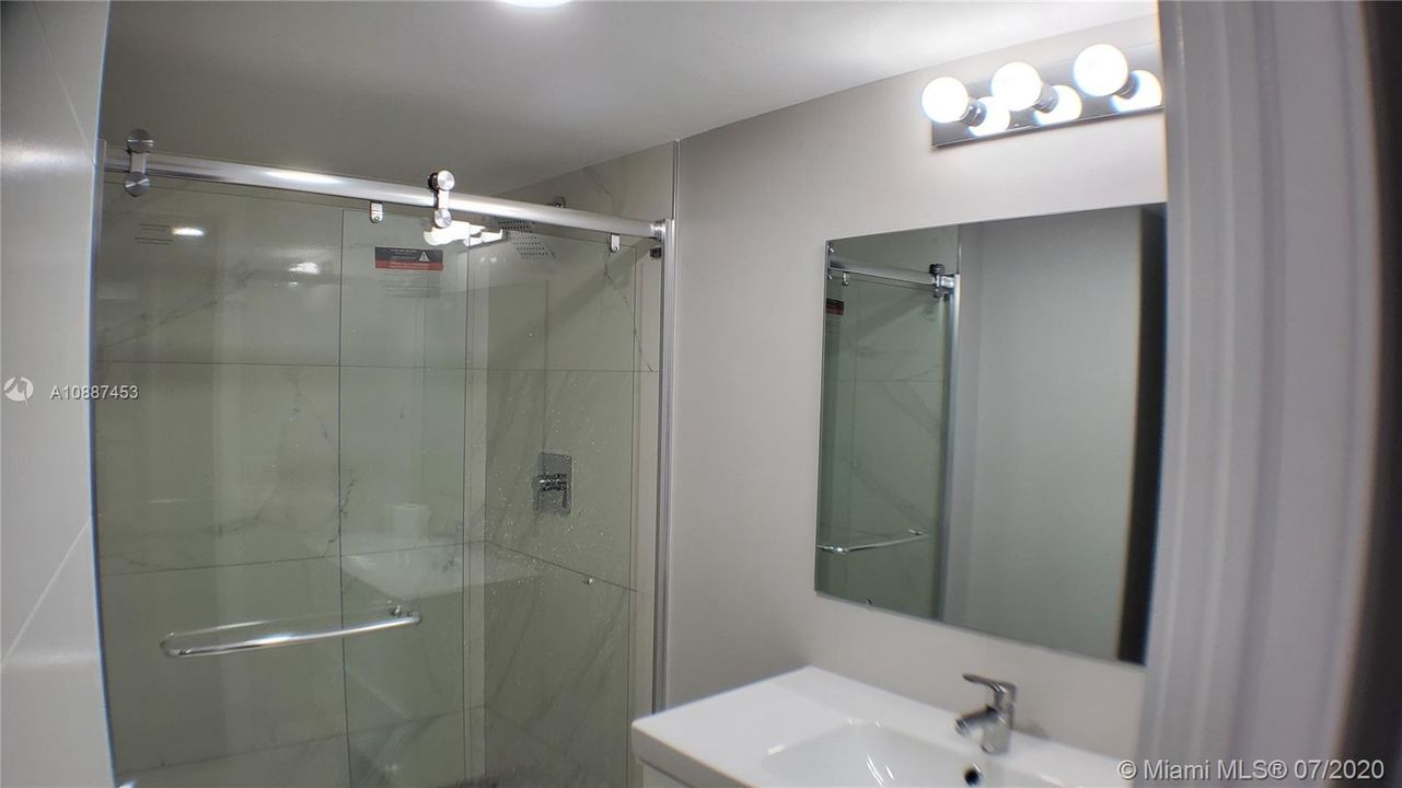 Vendido Recientemente: $269,900 (2 camas, 2 baños, 1292 Pies cuadrados)